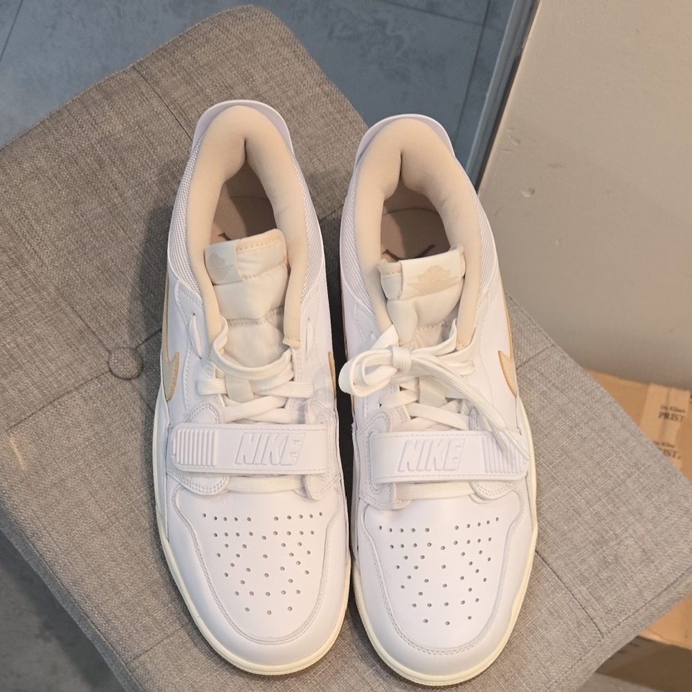 Air Jordan 312 White With LEOPARD print. Brand NEW!